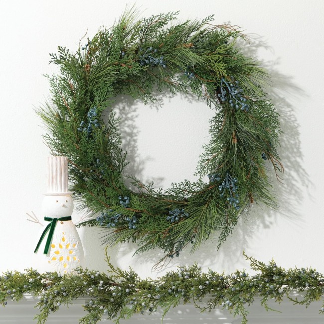  22 Inch Juniper Wreath, Christmas Artificial Wreath, Winter Wreath, Front Door Wreaths, Indoor & Outdoor Wreaths, Door, Entryway, Porch Décor (WR924)